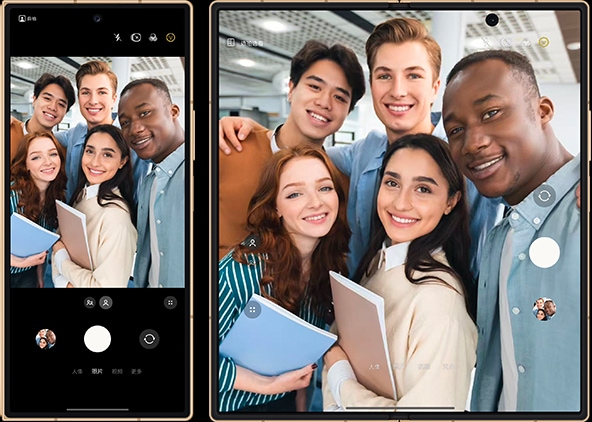 正在用Galaxy Z Fold7自拍多人合影。无论是外屏还是内屏，您都可以轻松自拍合影。而内屏摄像头拥有更宽广的视角，画面预览更加清晰直观。