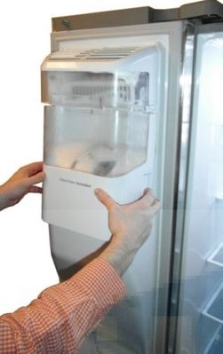 Ice bucket clearance for freezer